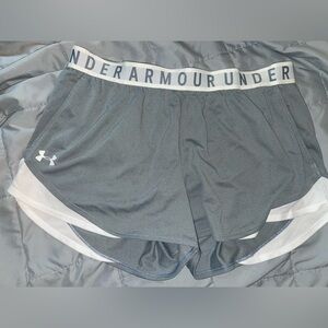 Womens laege nwt Under Armour Black Performance Running Shorts with White Trim